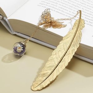 Vintage feather bookmarks – Unique gifts for women, teachers and readers; bookmarks, pendants and jewelry pieces.